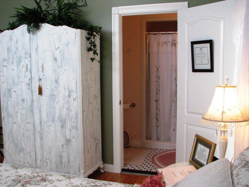 Hill House Bed And Breakfast Loretto Oda fotoğraf